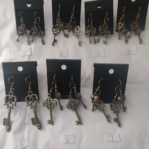 🆕 Steampunk Handmade Bronze Antique Keys Design Earrings (2 packs/$15)